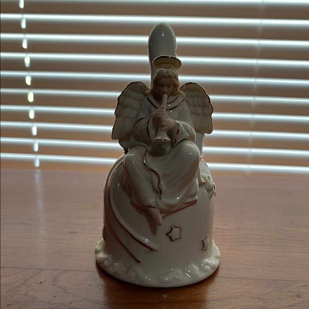 Ceramic Angel Figurine - Cream and Gold